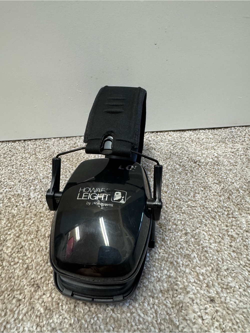 Howard Leight by Honeywell Black Earmuffs